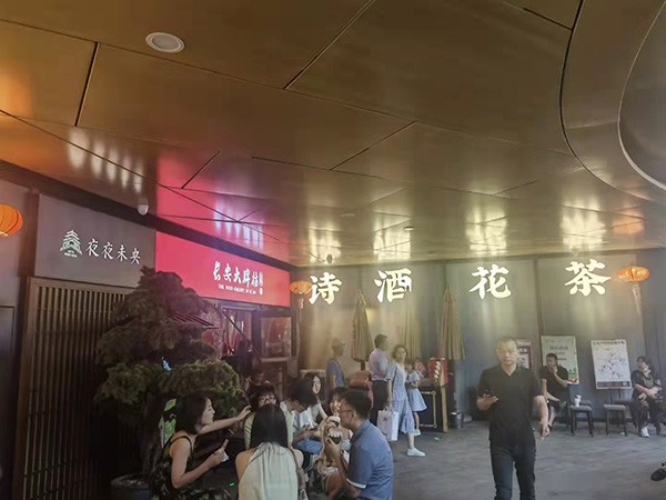 如何評估智能疏散指示系統(tǒng)對環(huán)境因素的適應性？