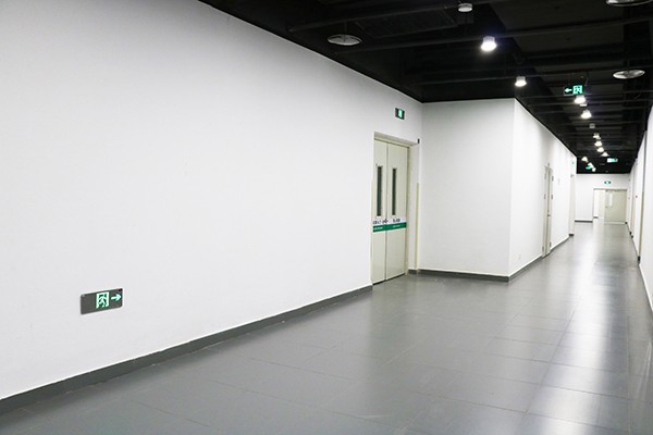應急疏散系統(tǒng)在現(xiàn)代建筑中的必要性何在？